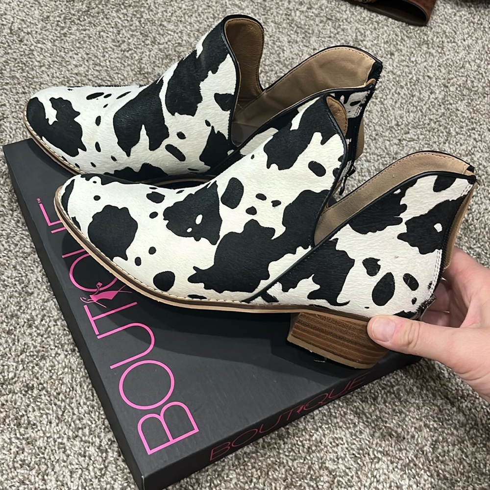 Corkys cowhide boots size 9